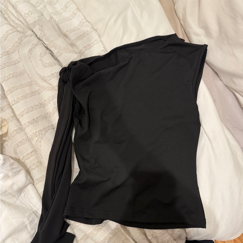 Black One-Shoulder Top